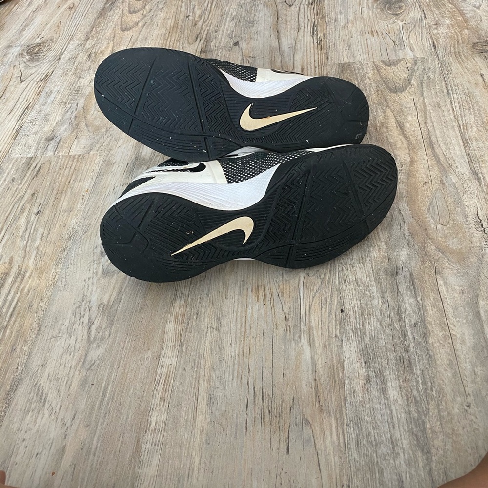 Nike Hyperdunks - image 7